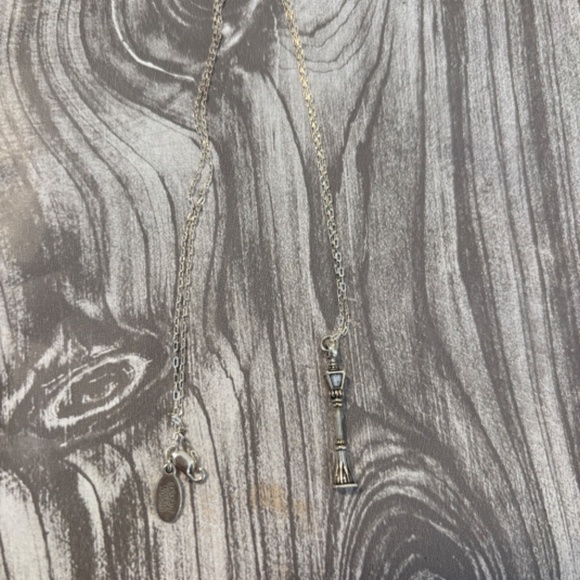 Rare 2000's Narnia Lamppost Necklace by Bob Siemon Designs– Original Box - Picture 2 of 2